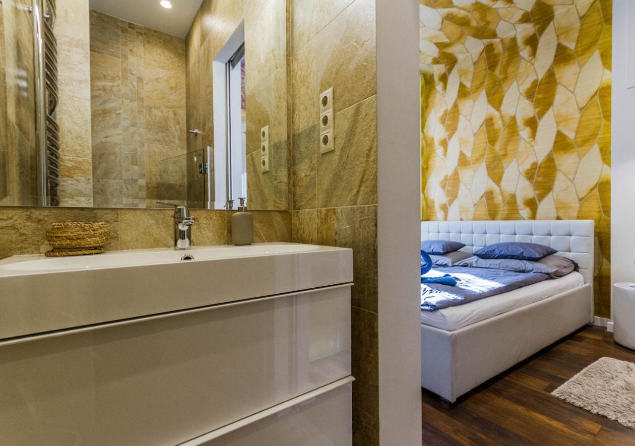 Chain Bridge Studio Apartment Budapest Exterior photo